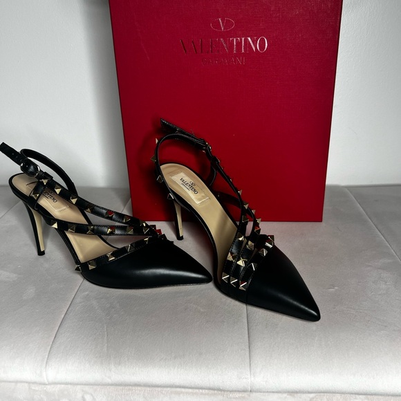 VALENTINO
Black Valentino Garavani Rockstud Slingback Heels - Picture 5 of 8